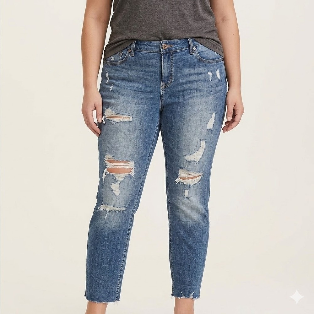 Torrid Crop Boyfriend Jeans Vintage Stretch Distressed Medium Wash Size 14